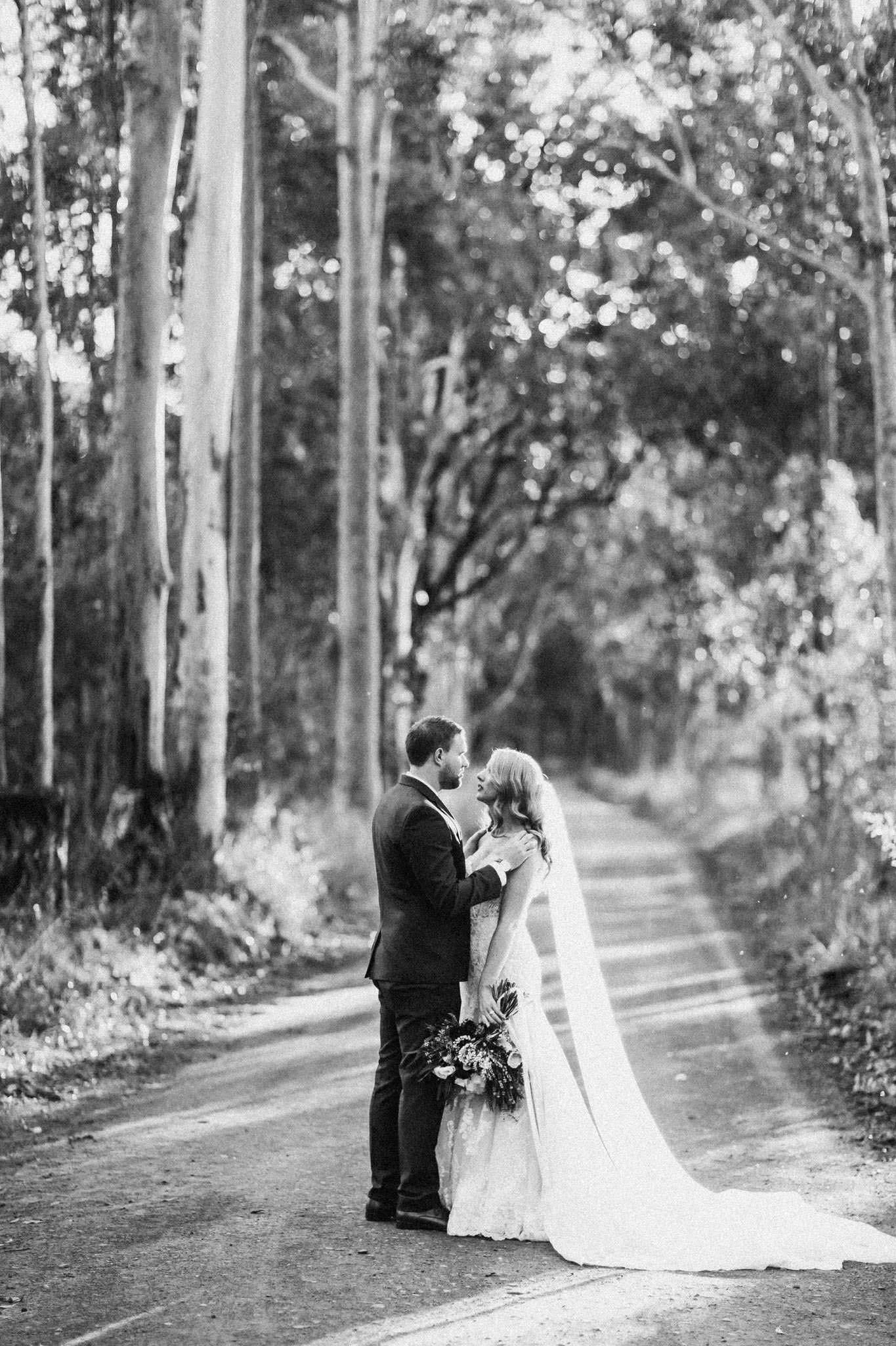 WeddingPhotos_Facebook_2048pixels-1089.jpg